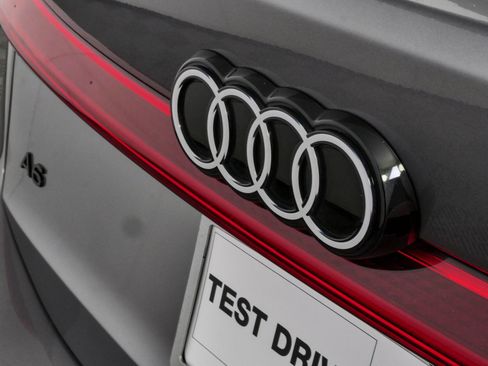 Used 2025 Audi A6 e-tron Premium w/ Ultra Package RWD image 36