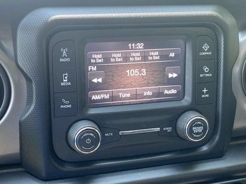 Used 2021 Jeep Gladiator Sport w/ Trailer Tow Package AWD/4WD image 17