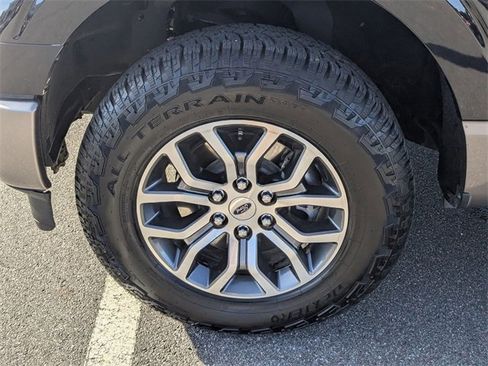 Used 2021 Ford F150 Lariat w/ Max Trailer Tow Package image 28