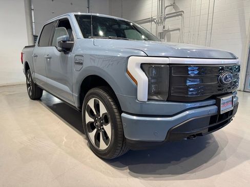 Used 2023 Ford F150 Lightning Platinum AWD/4WD image 8
