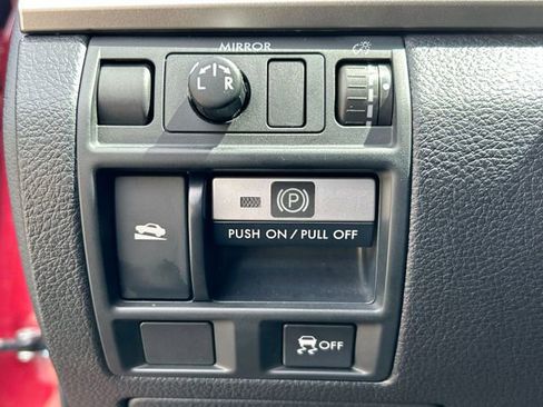 Used 2013 Subaru Outback 2.5i Premium AWD/4WD image 16