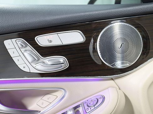 Used 2020 Mercedes-Benz GLC 300 GLC 300 w/ Parking Assistance Package image 37