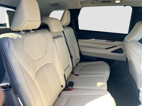 Used 2023 INFINITI QX60 Sensory w/ Vision Package AWD/4WD image 30