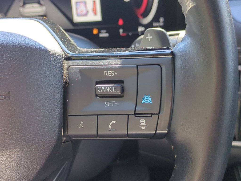 Used 2025 Nissan Rogue Platinum w/ Platinum Premium Package AWD/4WD image 18