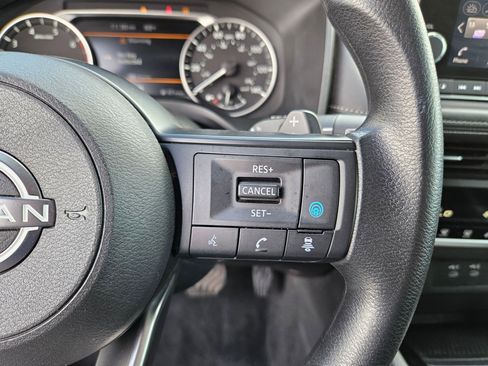 Used 2024 Nissan Rogue SV image 20