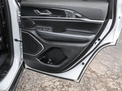 Used 2022 Jeep Grand Cherokee Trailhawk image 31