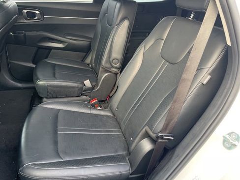 Used 2025 Kia Sorento EX image 11