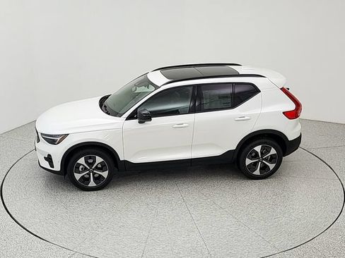 New 2026 Volvo XC40 B5 Plus w/ Protection Package Premier AWD/4WD image 36