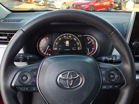 Used 2023 Toyota RAV4 XLE Premium image 18