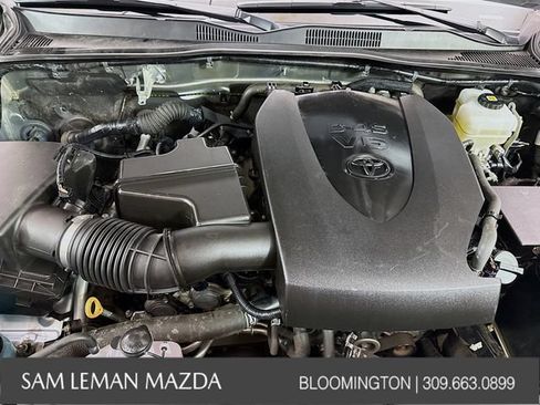 Used 2022 Toyota Tacoma TRD Off-Road w/ TRD Premium Off Road Package AWD/4WD image 30