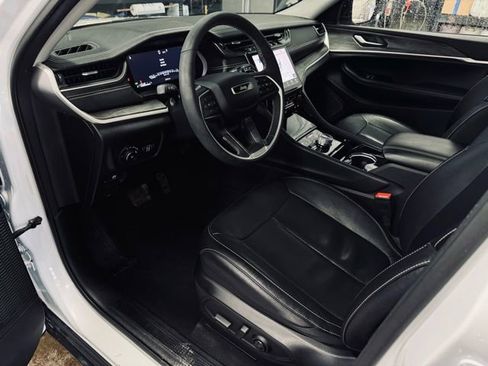 Used 2023 Jeep Grand Cherokee L Limited w/ Trailer Tow Group (B) image 18