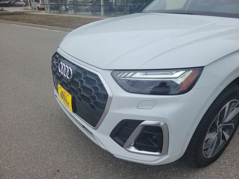 Used 2024 Audi Q5 2.0T Prestige w/ Prestige Package image 14