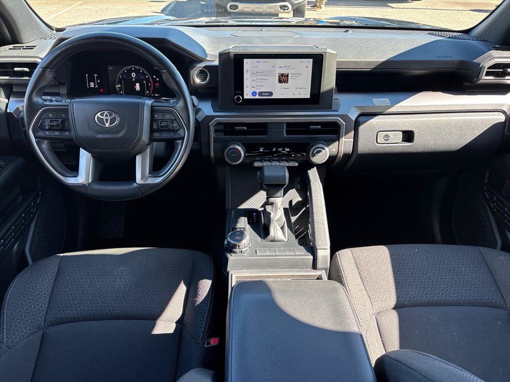 Used 2025 Toyota 4Runner SR5 AWD/4WD image 4