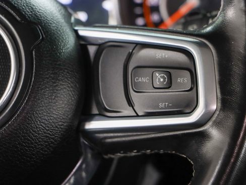 Used 2022 Jeep Wrangler Unlimited Sahara image 16