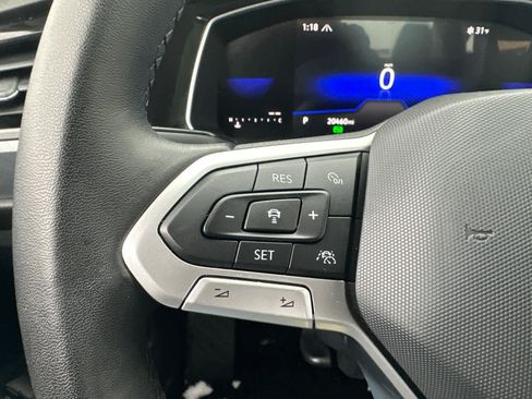 Used 2024 Volkswagen Jetta SE w/ Panoramic Sunroof Package image 19