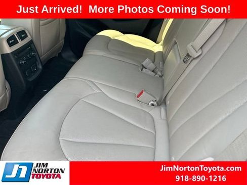 Used 2019 Buick Envision Essence FWD image 9