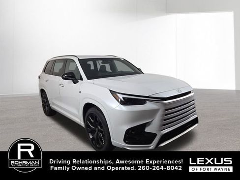New 2026 Lexus TX 500h AWD image 4