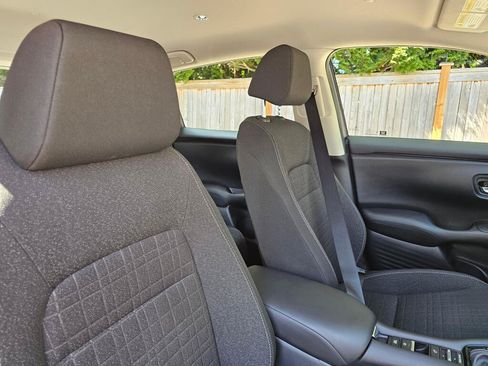 Certified 2025 Honda HR-V LX image 11