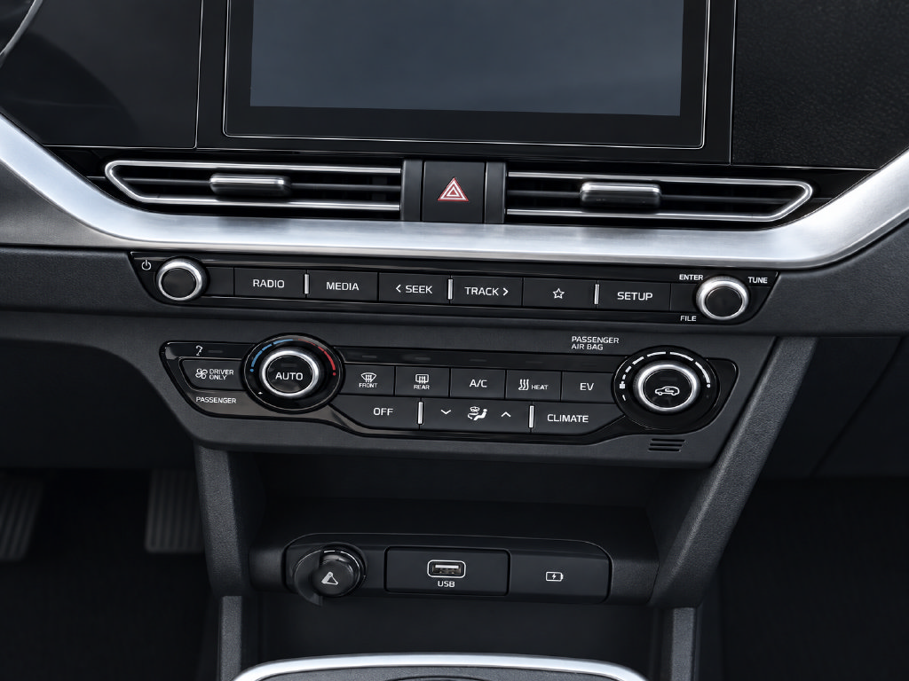 Used 2020 Kia Niro EX w/ Cold Weather Package FWD image 9