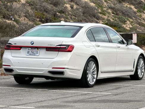 Used 2020 BMW 745e xDrive image 2