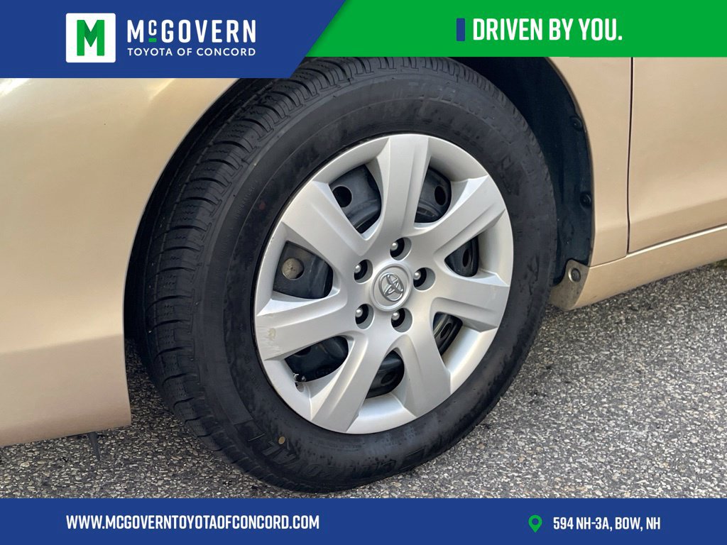 Used 2010 Toyota Camry LE FWD image 9