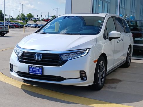 Used 2024 Honda Odyssey EX-L image 3