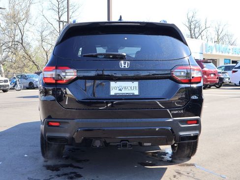 New 2026 Honda Pilot Sport image 5