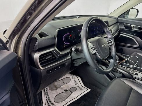 Certified 2024 Kia Telluride S w/ S Sunroof Package AWD/4WD image 9