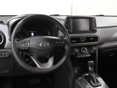 Used 2019 Hyundai Kona SE image 6