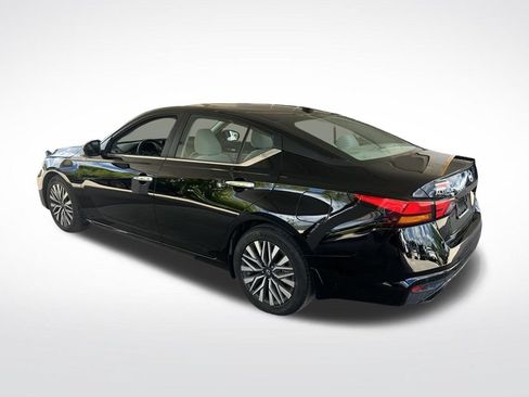 Certified 2024 Nissan Altima 2.5 SV w/ SV Premium Package FWD image 39