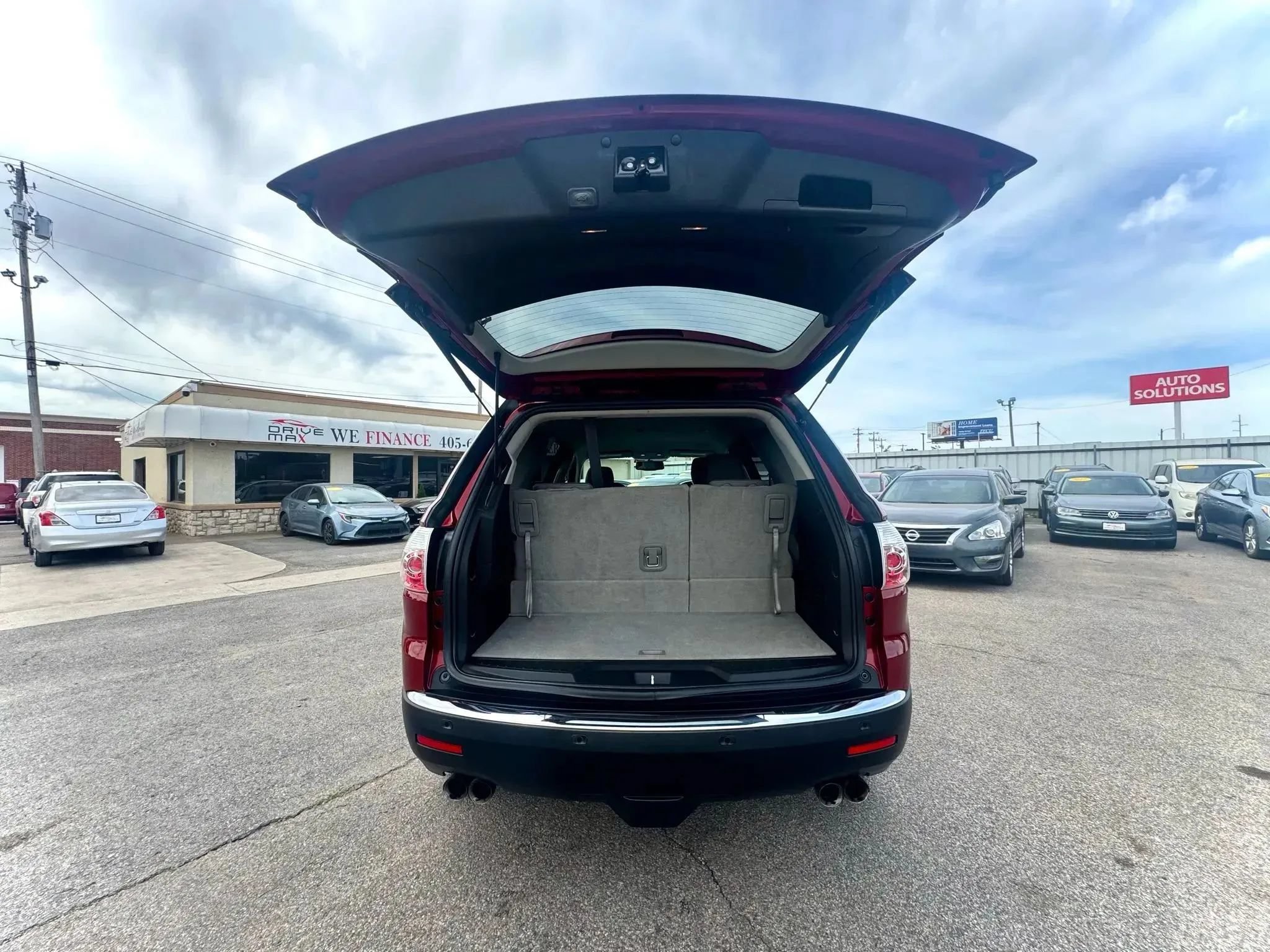 Used 2011 GMC Acadia SLE FWD image 22