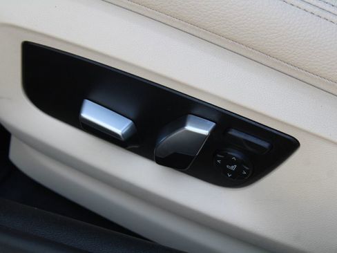 Used 2019 BMW 530i image 25