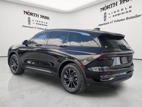 New 2026 Lincoln Nautilus Premier AWD/4WD image 7