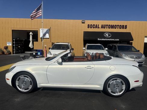 Used 2002 Lexus SC 430 Convertible RWD image 2