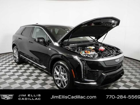 Used 2025 Cadillac Optiq Luxury 2 w/ LPO, Floor Liner Package AWD/4WD image 34