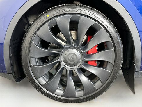 Used 2022 Tesla Model Y Performance image 11