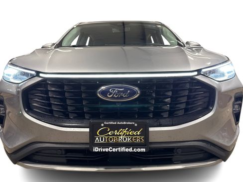 Used 2024 Ford Escape Platinum image 10