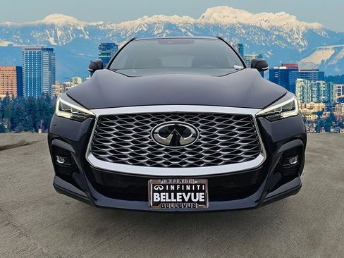 Certified 2023 INFINITI QX55 Essential image 10