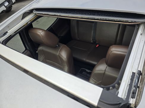 Used 2016 Toyota Tacoma Limited w/ Towing Package image 4