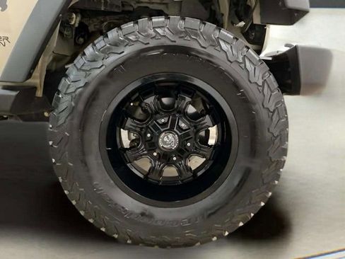 Used 2018 Jeep Wrangler Unlimited Sport S image 97