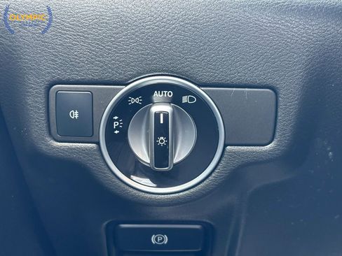 Used 2017 INFINITI QX30 w/ Cargo Package image 33