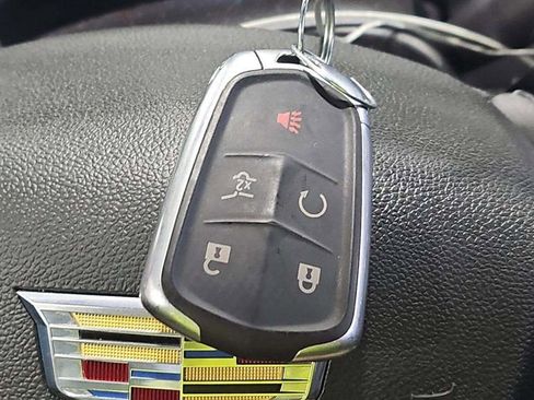 Used 2019 Cadillac XT4 Premium Luxury w/ Cold Weather Package AWD/4WD image 17