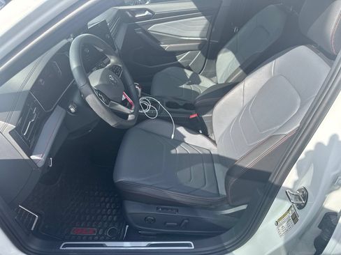 Used 2025 Volkswagen Jetta GLI Autobahn FWD image 6