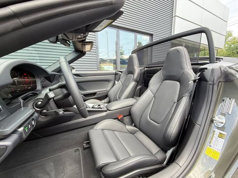 Certified 2026 Porsche 911 Carrera T RWD image 5