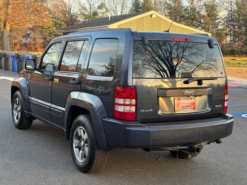 Used 2008 Jeep Liberty Sport image 7
