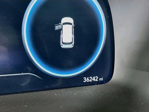 Used 2023 Hyundai Palisade Limited w/ Winter Package image 12