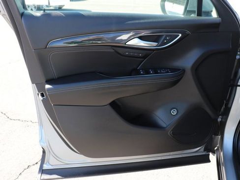 Used 2023 Buick Envision Essence image 9