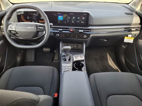 New 2026 Kia Sportage LX FWD image 13