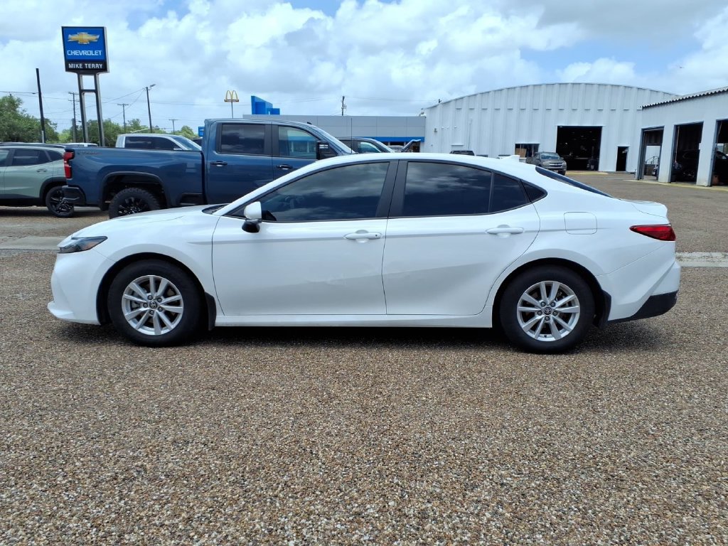 Used 2026 Toyota Camry LE w/ Convenience Package FWD image 2