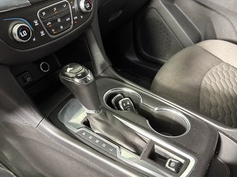 Used 2018 Chevrolet Equinox LT FWD image 22